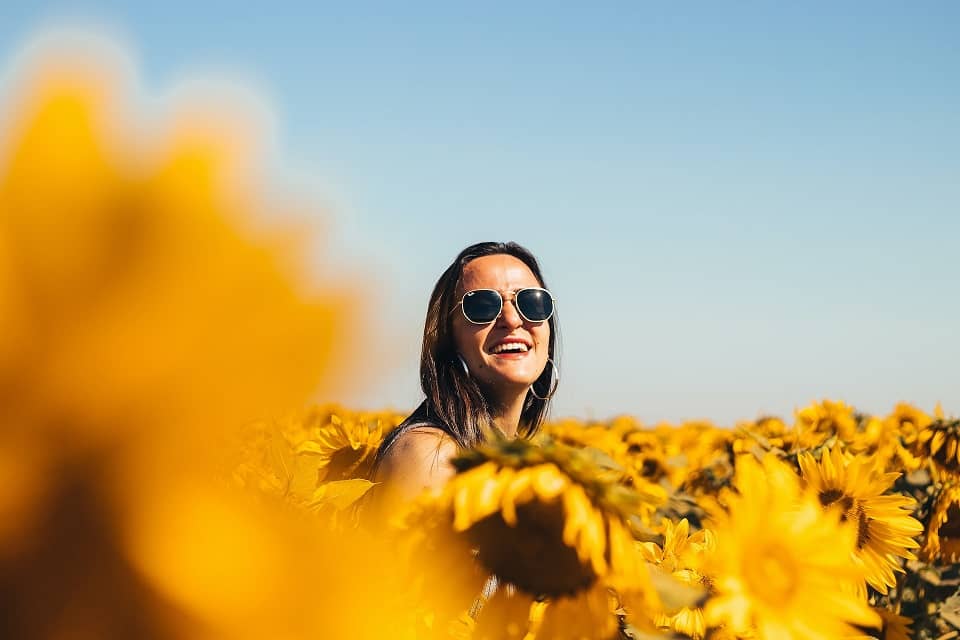 Sunflower field photoshoot outfit ideas